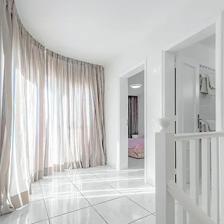 Mimosas Villa *